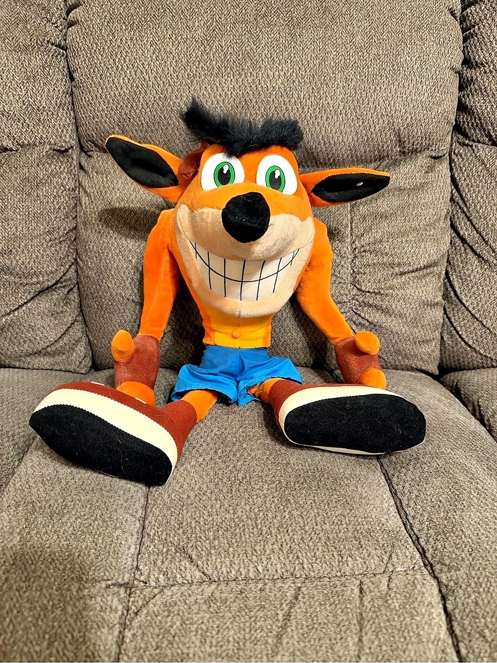 Vintage 2001 Universal Studios Crash Bandicoot 21" Play-by-Play Plush
